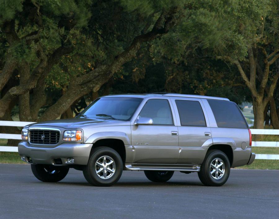  Cadillac Escalade 1999 года  (фото 3 из 40)